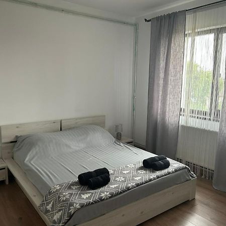 Ferienwohnung Apartament Adriana Giroc Exterior foto