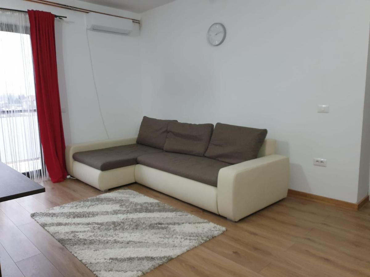 Ferienwohnung Apartament Adriana Giroc Exterior foto