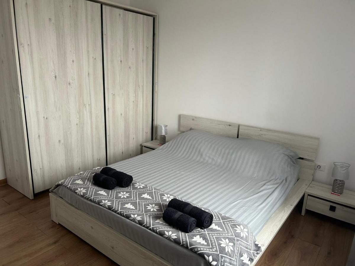 Ferienwohnung Apartament Adriana Giroc Exterior foto